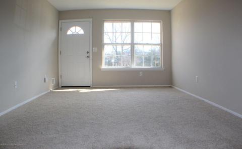 35 Kitty Ct, Brick, NJ 08724 photo 3