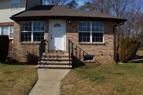 35 Kitty Ct, Brick, NJ 08724 photo 2