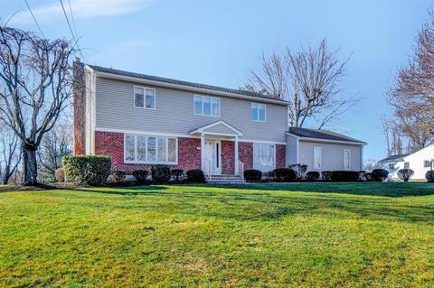 21 Four Winds Dr, Middletown, NJ 07748 photo 2