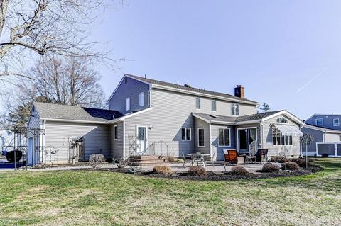 21 Four Winds Dr, Middletown, NJ 07748 photo 25