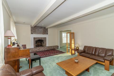 9 Allocco Dr, Holmdel, NJ 07733 photo 4