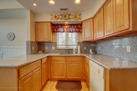 10 Clyde Sq, Jackson, NJ 08527 photo 5