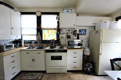 70 E Front St, Keyport, NJ 07735 photo 17