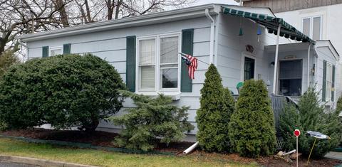 70 E Front St, Keyport, NJ 07735 photo 2
