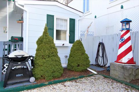 70 E Front St, Keyport, NJ 07735 photo 11