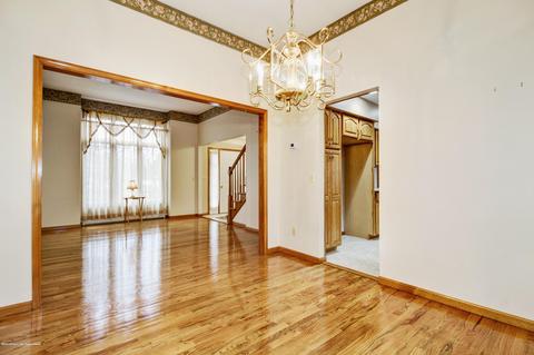 10 Diane Dr, Brick, NJ 08724 photo 5