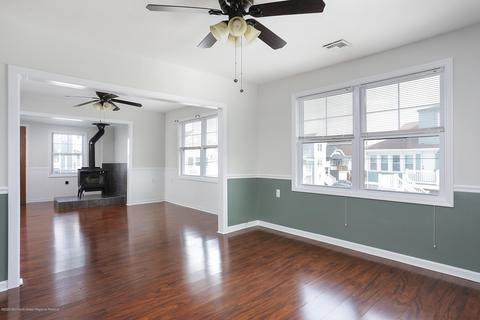 29 Cornwall St, Highlands, NJ 07732 photo 11