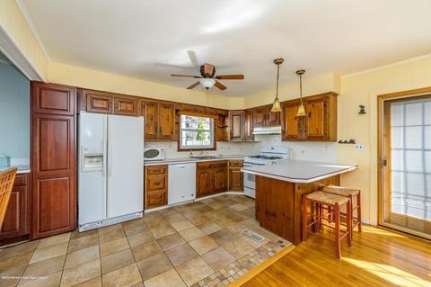 925 Wall Rd, Spring Lake Heights, NJ 07762 photo 9