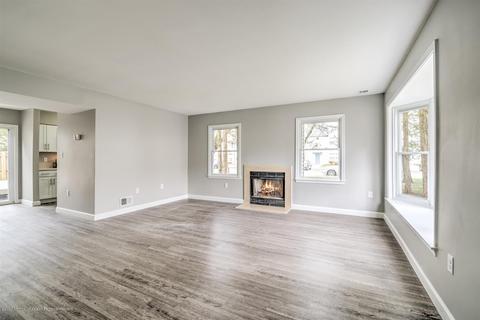8 Colonial Ct, Jackson, NJ 08527 photo 3