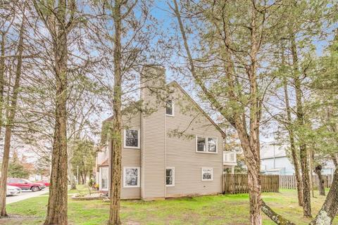 8 Colonial Ct, Jackson, NJ 08527 photo 2
