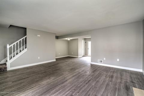 8 Colonial Ct, Jackson, NJ 08527 photo 6
