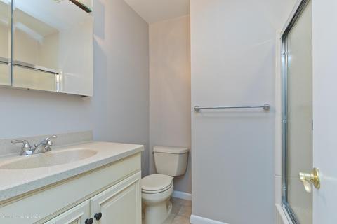 16 Arrowsmith Ct, Matawan, NJ 07747 photo 21