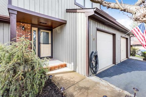 16 Arrowsmith Ct, Matawan, NJ 07747 photo 3