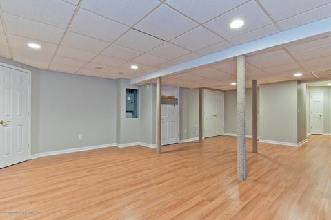 16 Arrowsmith Ct, Matawan, NJ 07747 photo 24