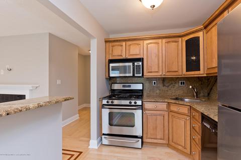16 Arrowsmith Ct, Matawan, NJ 07747 photo 11