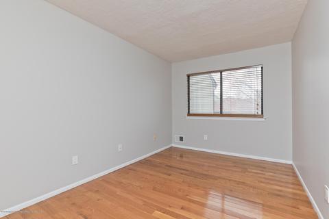 16 Arrowsmith Ct, Matawan, NJ 07747 photo 20