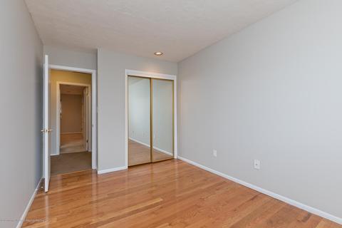 16 Arrowsmith Ct, Matawan, NJ 07747 photo 17