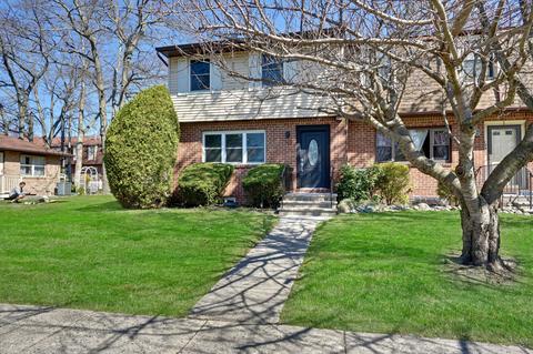 702 Christopher Ct, Brick, NJ 08724 photo 1