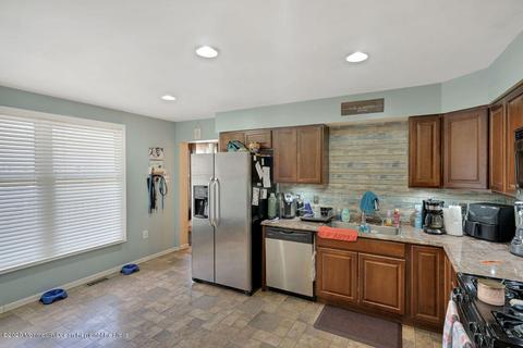 589 Vaughn Ave, Forked River, NJ 08731 photo 3