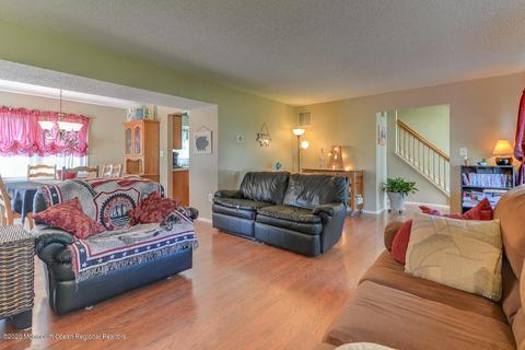 133 D St, Brick, NJ 08723 photo 4