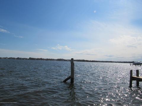 28 Captains Dr, Brick, NJ 08723 photo 12