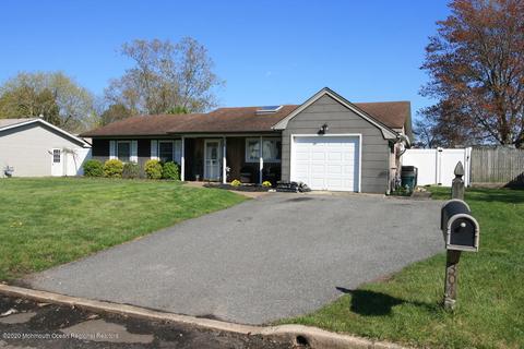 304 6th St, Waretown, NJ 08758 photo 4