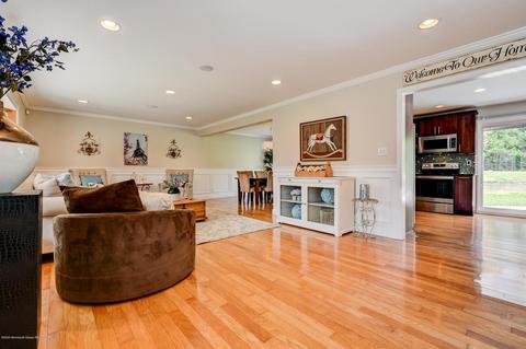 8 Sutton Ct, Matawan, NJ 07747 photo 9