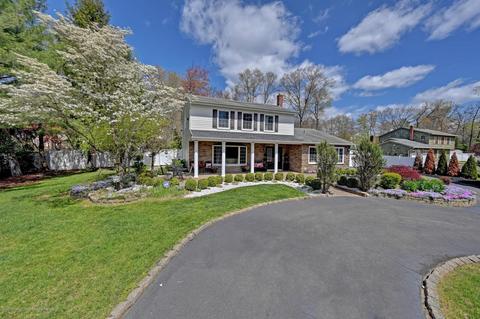 8 Sutton Ct, Matawan, NJ 07747 photo 1