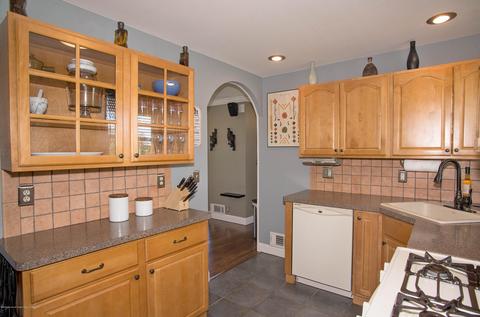 61 Harrison Pl, Parlin, NJ 08859 photo 8
