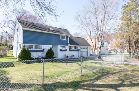 3 Farmbrook Dr, Old Bridge, NJ 08857 photo 2