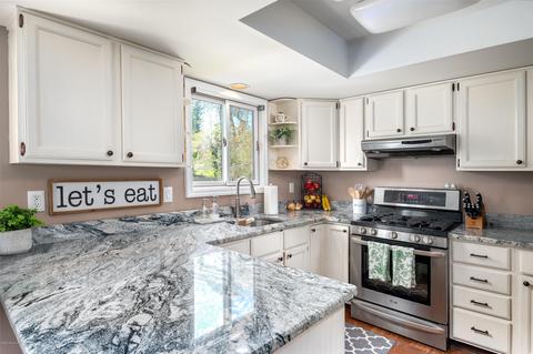 40 Maple St, Waretown, NJ 08758 photo 8