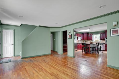 272 Buttonwood Dr, Paramus, NJ 07652 photo 10