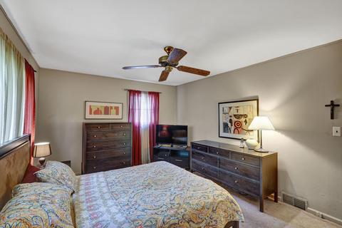 272 Buttonwood Dr, Paramus, NJ 07652 photo 13