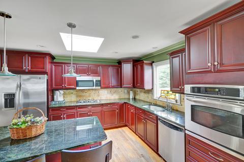 272 Buttonwood Dr, Paramus, NJ 07652 photo 6