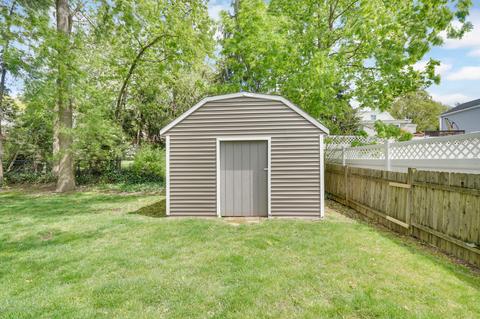 272 Buttonwood Dr, Paramus, NJ 07652 photo 37