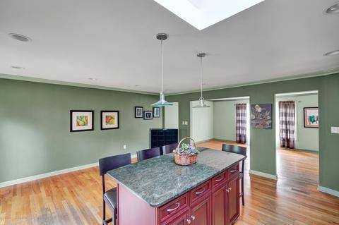 272 Buttonwood Dr, Paramus, NJ 07652 photo 8