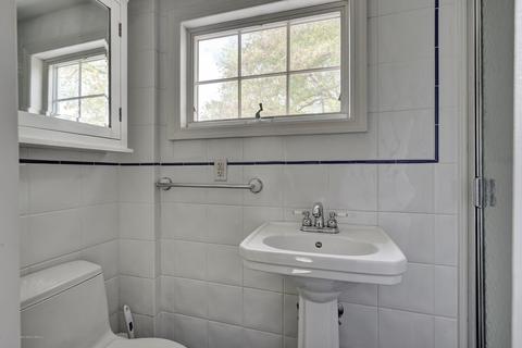 272 Buttonwood Dr, Paramus, NJ 07652 photo 19