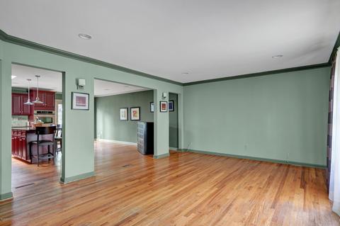 272 Buttonwood Dr, Paramus, NJ 07652 photo 9
