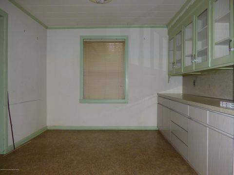 23 Walnut Dr, Howell, NJ 07731 photo 12