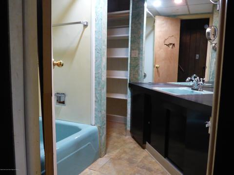 23 Walnut Dr, Howell, NJ 07731 photo 16