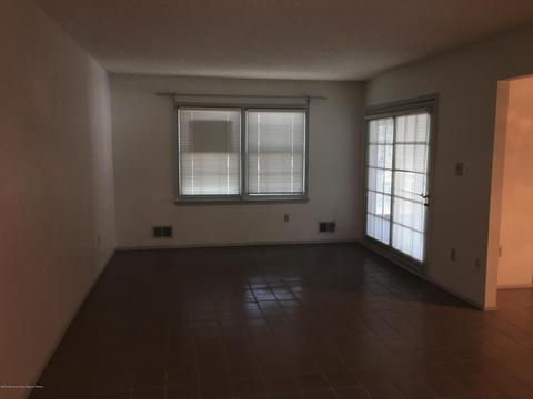 2 Deer Run Ln, Brick, NJ 08724 photo 11