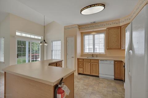 9 Longport Ct, Waretown, NJ 08758 photo 15