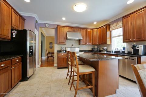54 Stratton Rd, Matawan, NJ 07747 photo 6