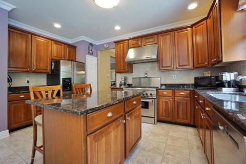 54 Stratton Rd, Matawan, NJ 07747 photo 5