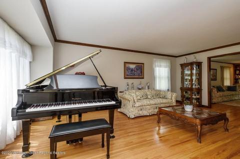 5 Doherty Dr, Middletown, NJ 07748 photo 3