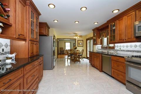 5 Doherty Dr, Middletown, NJ 07748 photo 9