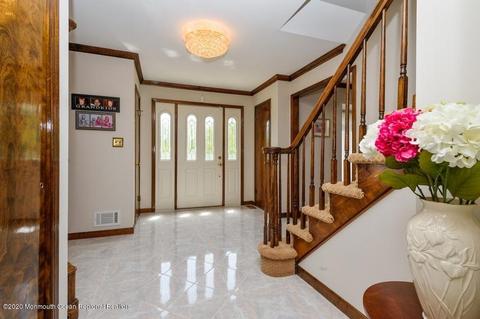 5 Doherty Dr, Middletown, NJ 07748 photo 2