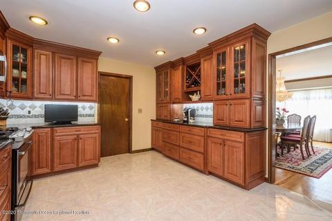 5 Doherty Dr, Middletown, NJ 07748 photo 8