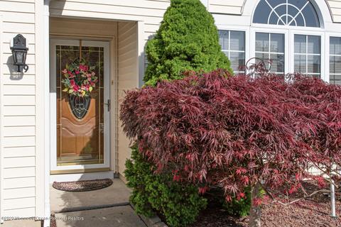 19 Abercorn Ct, Jackson, NJ 08527 photo 2