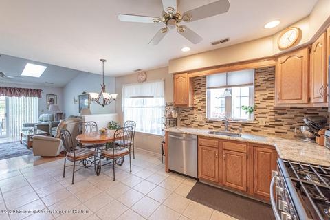 19 Abercorn Ct, Jackson, NJ 08527 photo 8